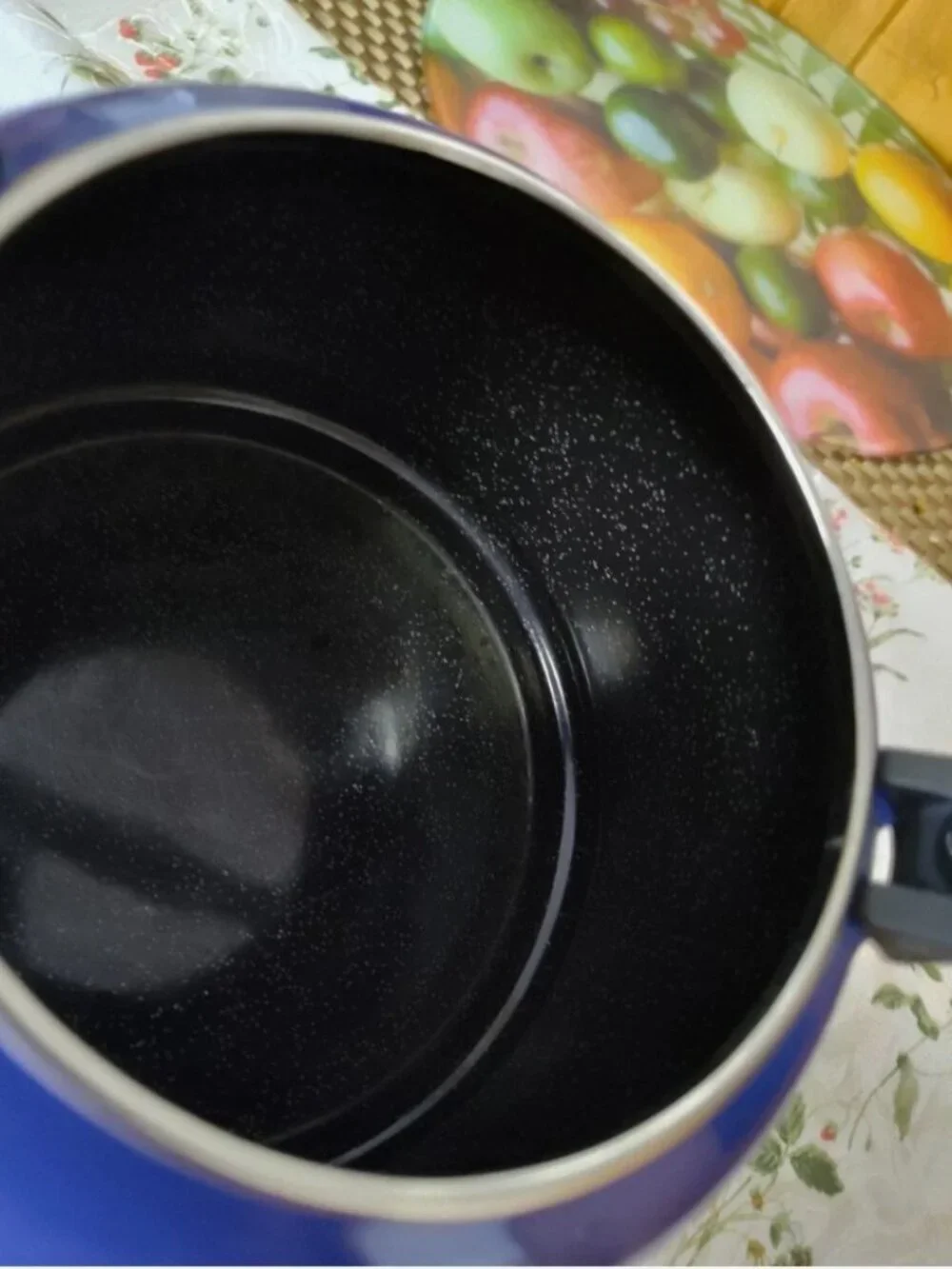 Le Creuset ** missing